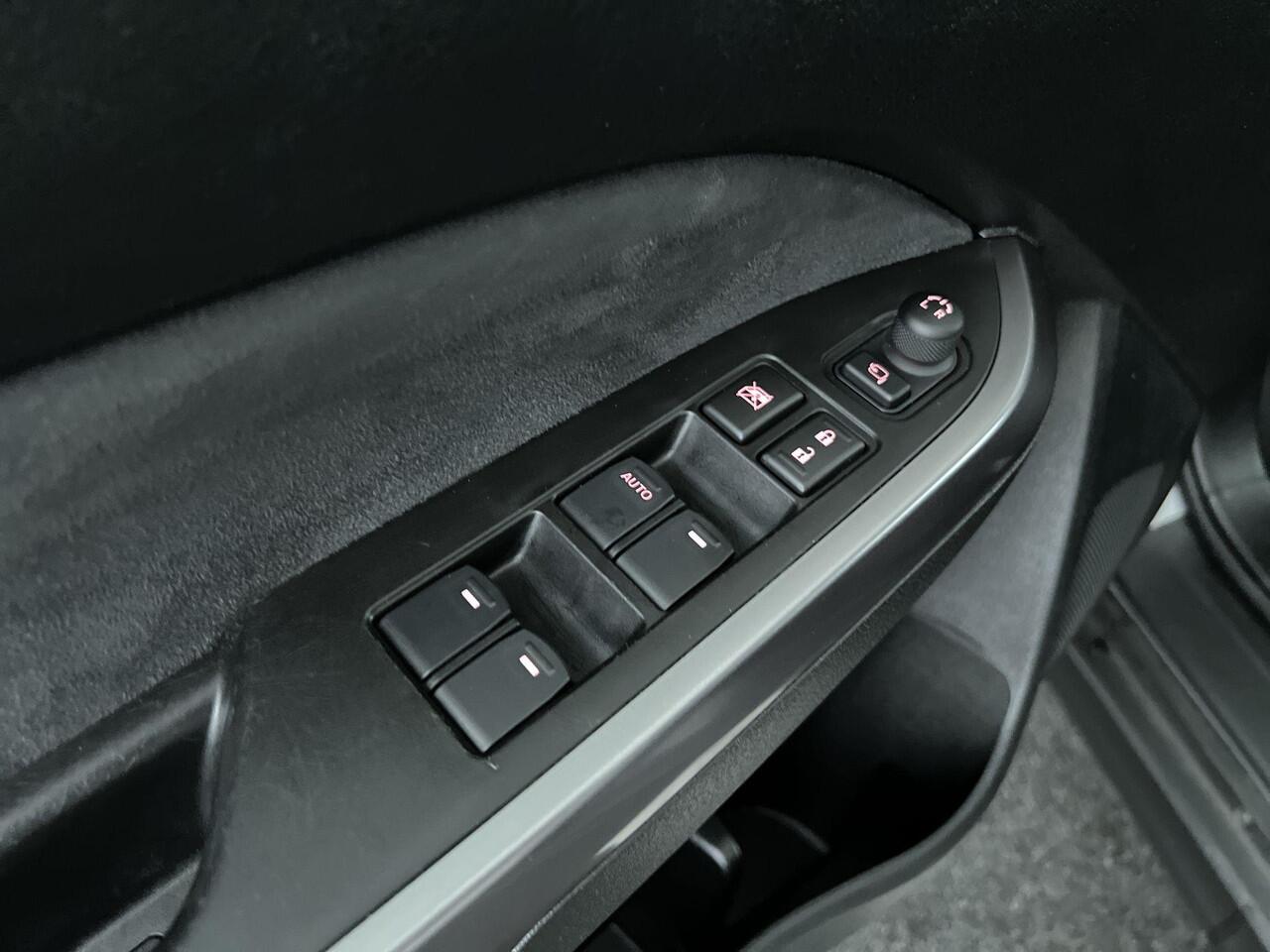 Suzuki VITARA 1.4 Boosterjet Style Smart Hybrid | 1e eigenaar | Dealeronderhouden | Trekhaak |