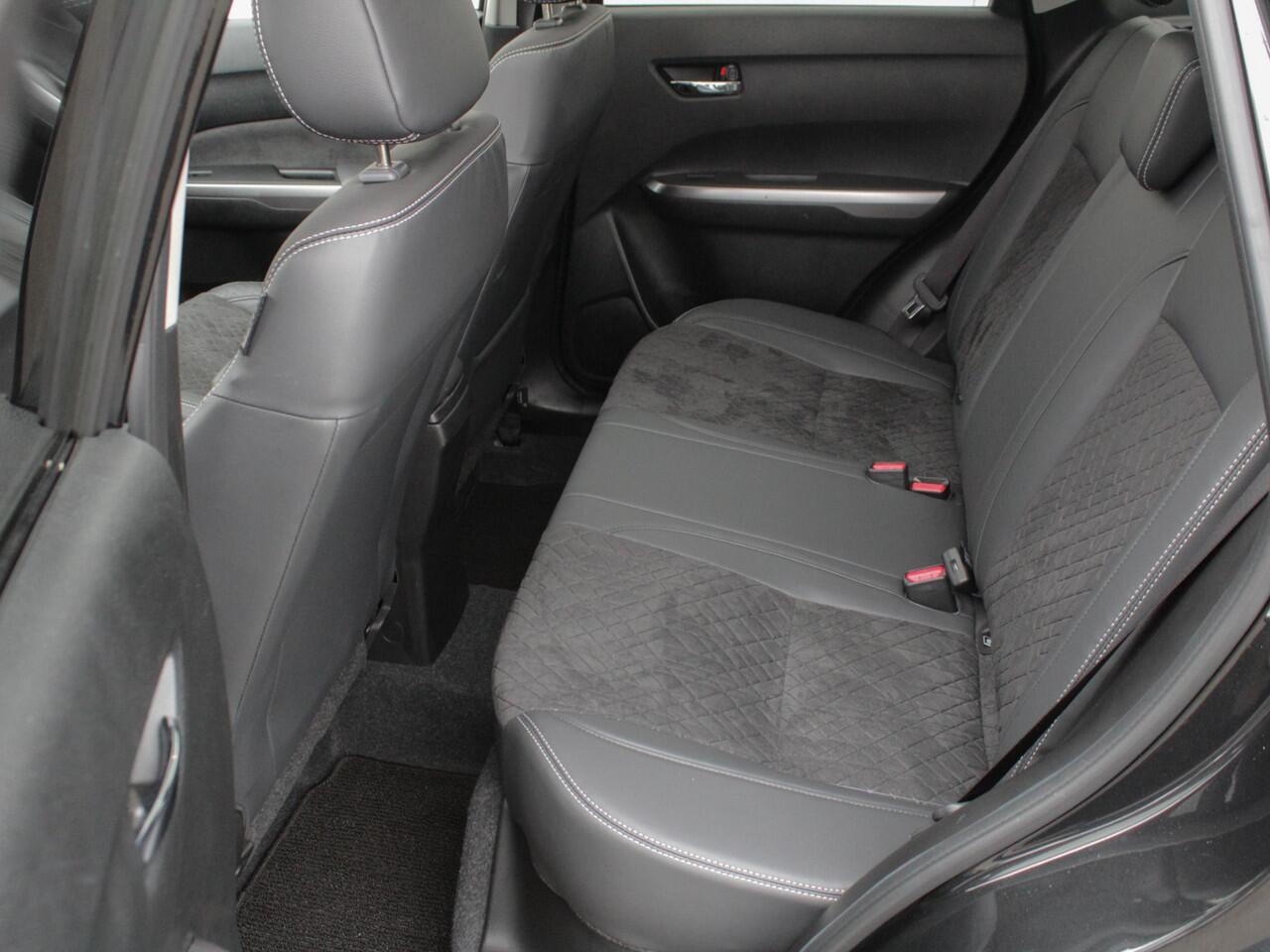 Suzuki VITARA 1.5 Hybrid Style Automaat | Navi | Adap. Cruise | Schuifdak | Park sens | Lm-Velgen | Trekhaak