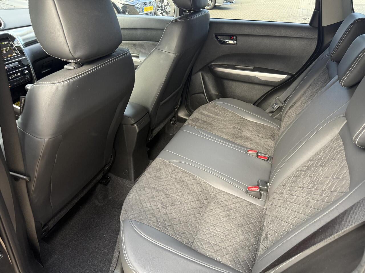 Suzuki VITARA 1.5 Hybrid Style AUTOMAAT / Trekhaak / Hybrid / Automaat / Navigatie / Adaptieve Cruise Control / Historie bekend / 1ste Eigenaar /