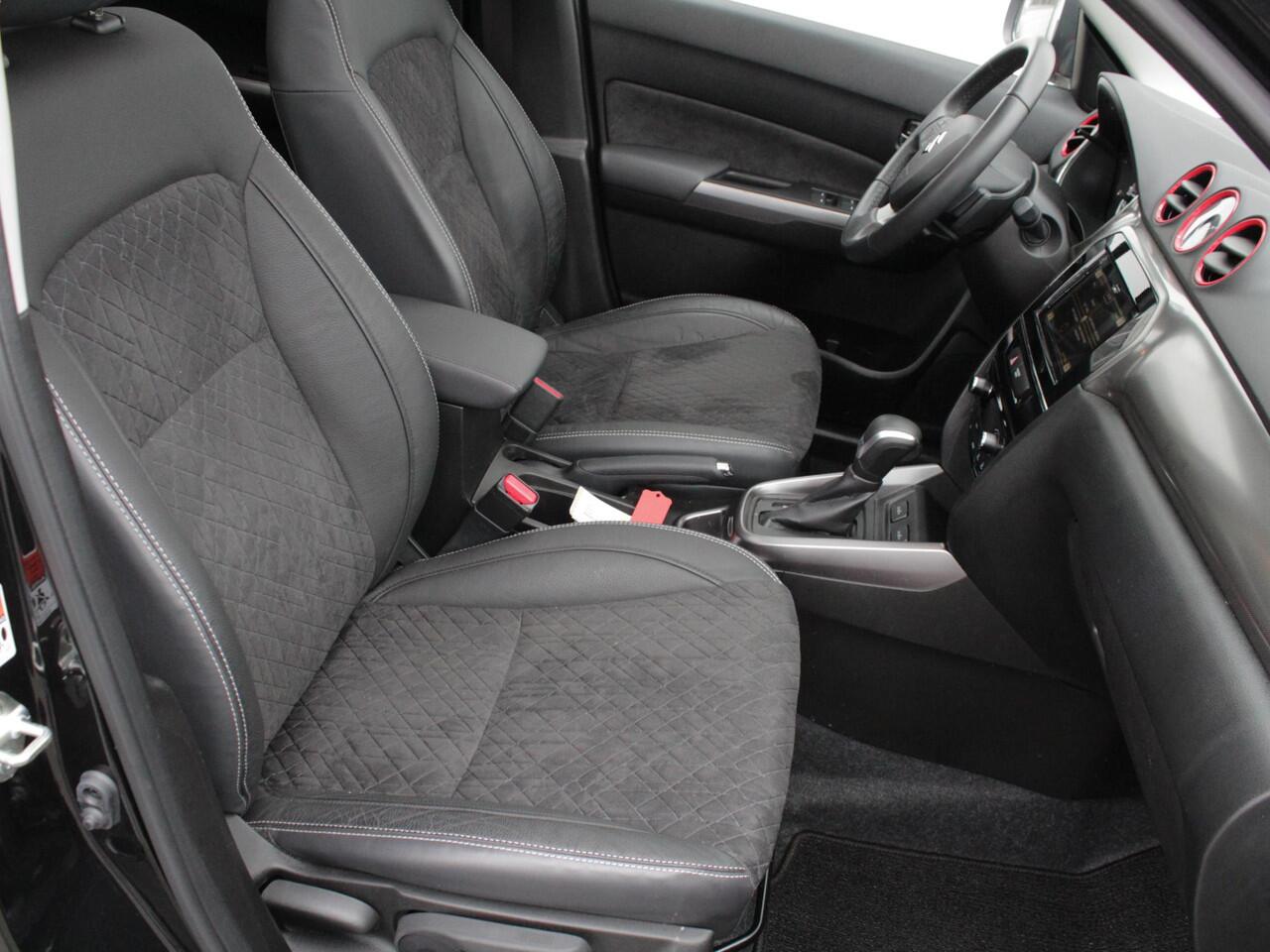 Suzuki VITARA 1.5 Hybrid Style Automaat | Navi | Adap. Cruise | Schuifdak | Park sens | Lm-Velgen | Trekhaak