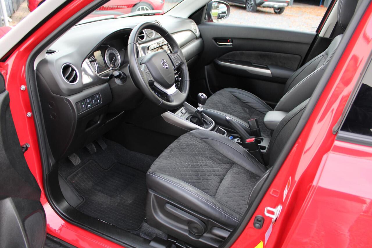 Suzuki VITARA 1.4 Boosterjet Style Smart Hybrid , All-Seasons, Panodak, Dealer onderhouden, Stijl uitvoering!