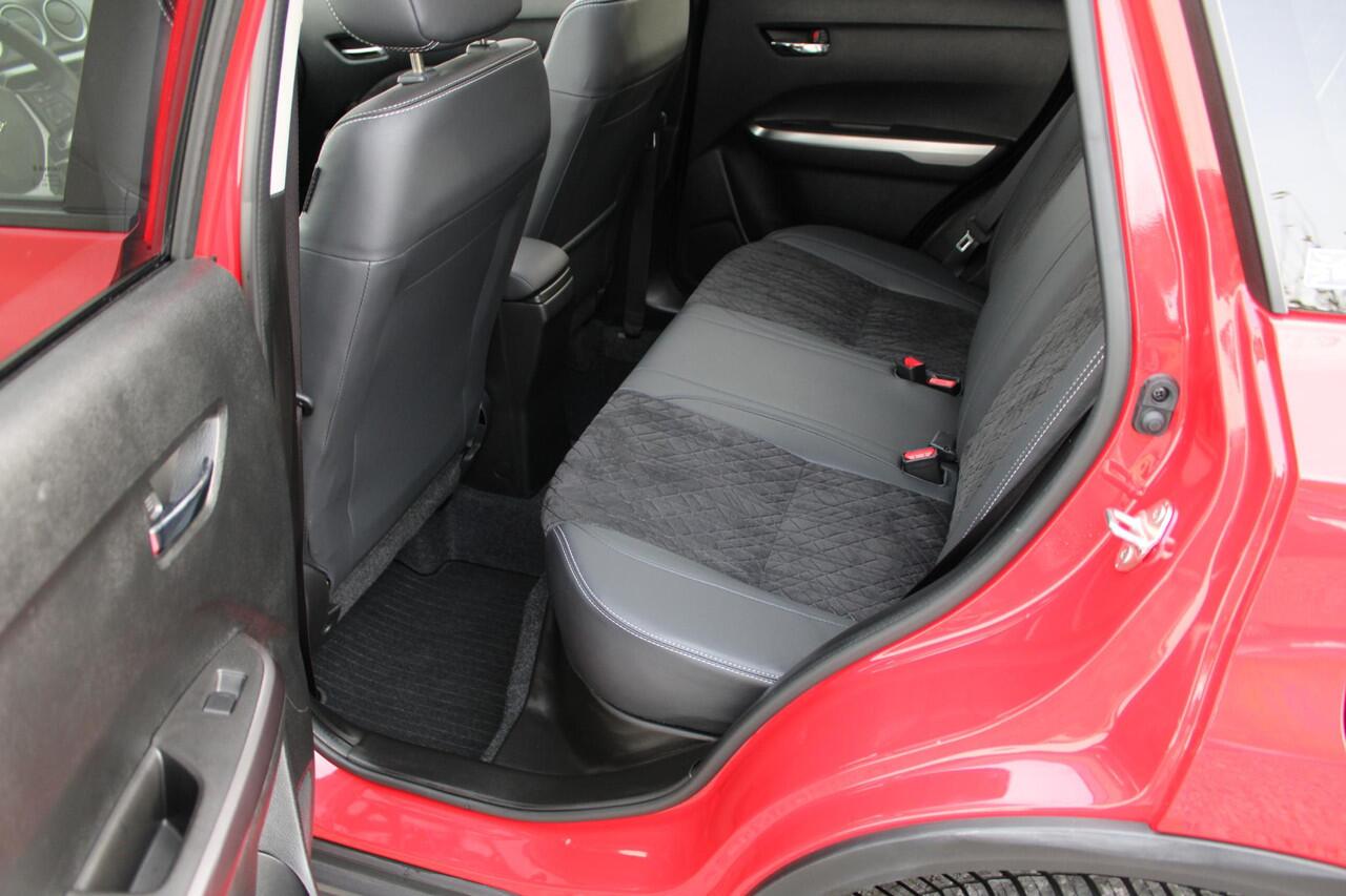 Suzuki VITARA 1.4 Boosterjet Style Smart Hybrid , All-Seasons, Panodak, Dealer onderhouden, Stijl uitvoering!