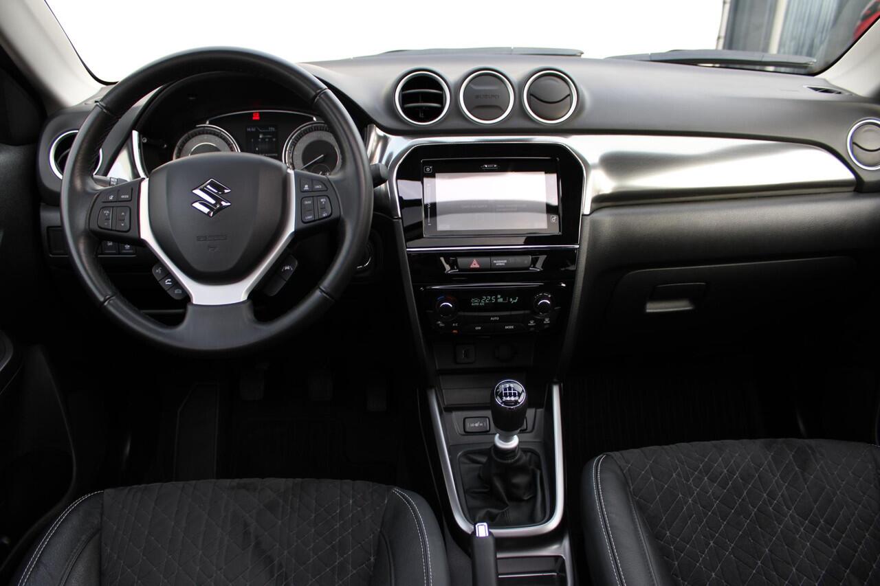 Suzuki VITARA 1.4 Boosterjet Style Smart Hybrid , All-Seasons, Panodak, Dealer onderhouden, Stijl uitvoering!