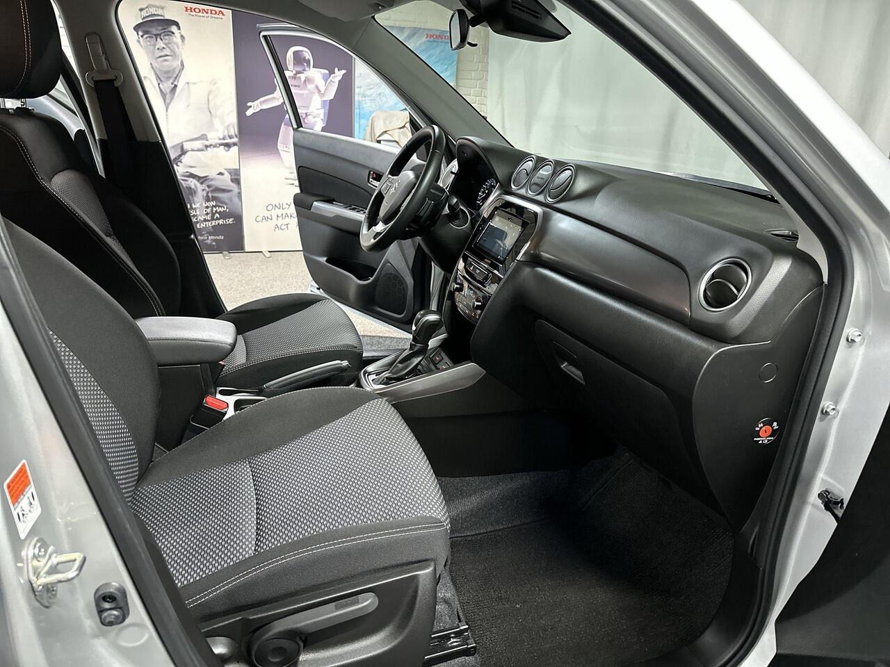 Suzuki VITARA 1.5 Hybrid Select Automaat | Navi | Trekhaak | Stoelverwarming