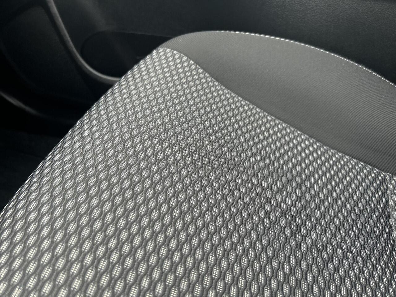 Suzuki VITARA 1.4 Boosterjet Select Smart Hybrid **STOELVERWARMING/ DODEHOEK DETECTIE/ KEYLESS**