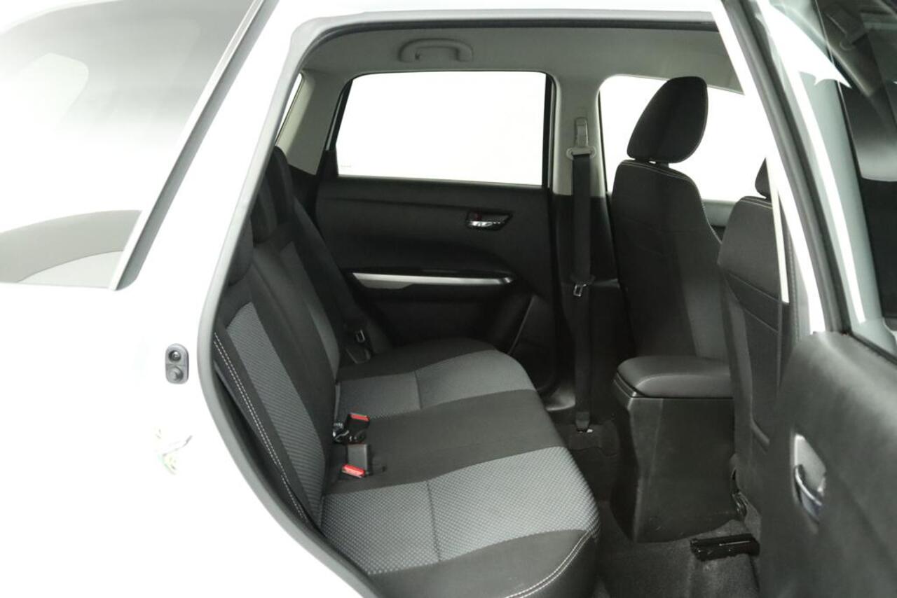 Suzuki VITARA 1.4 Boosterjet Select Smart Hybrid | Climate control | Cruise control | Camera | Stoelverwarming | Apple car play, Android auto |