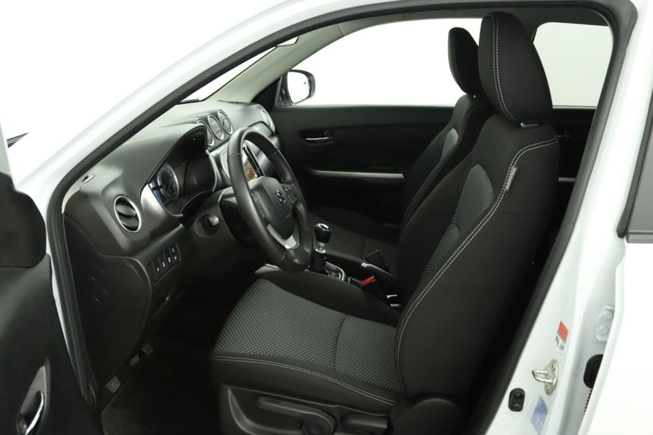 Suzuki VITARA 1.4 Boosterjet Select Smart Hybrid | Climate control | Cruise control | Camera | Stoelverwarming | Apple car play, Android auto |