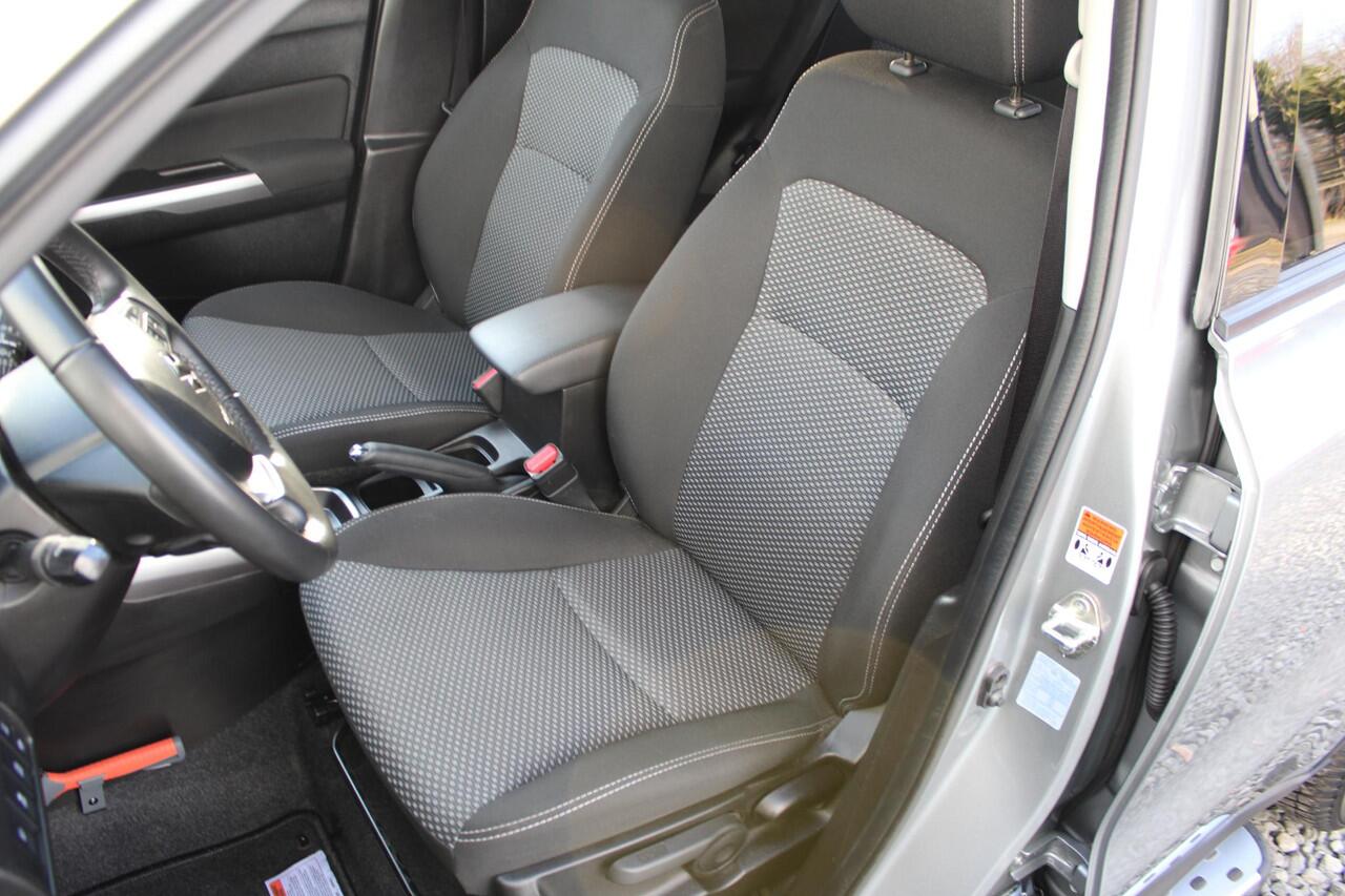 Suzuki VITARA 1.4 Boosterjet Select Smart Hybrid Trekhaak, ORG NL, 18 inch, ZEER COMPLEET!