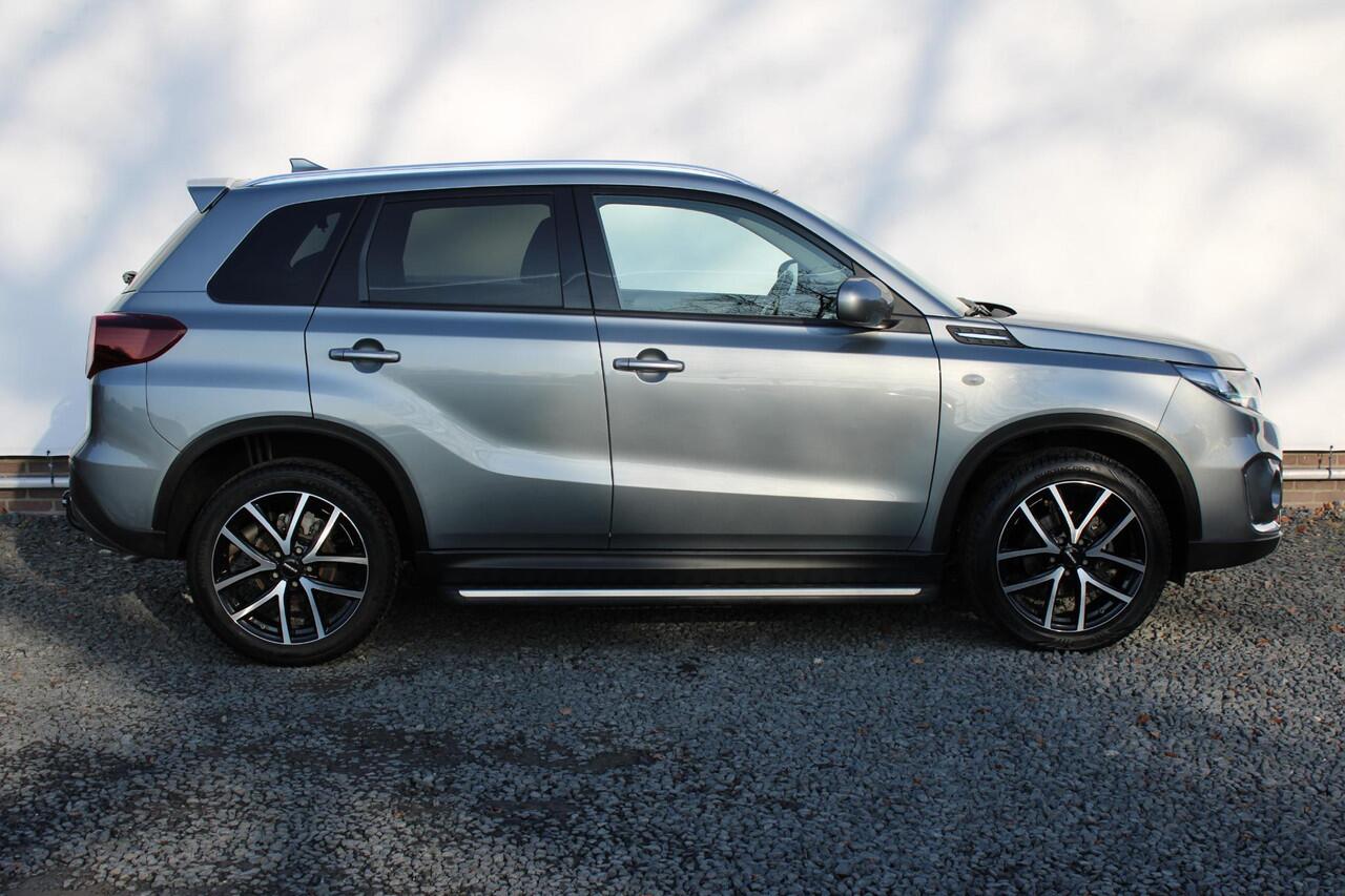 Suzuki VITARA 1.4 Boosterjet Select Smart Hybrid Trekhaak, ORG NL, 18 inch, ZEER COMPLEET!
