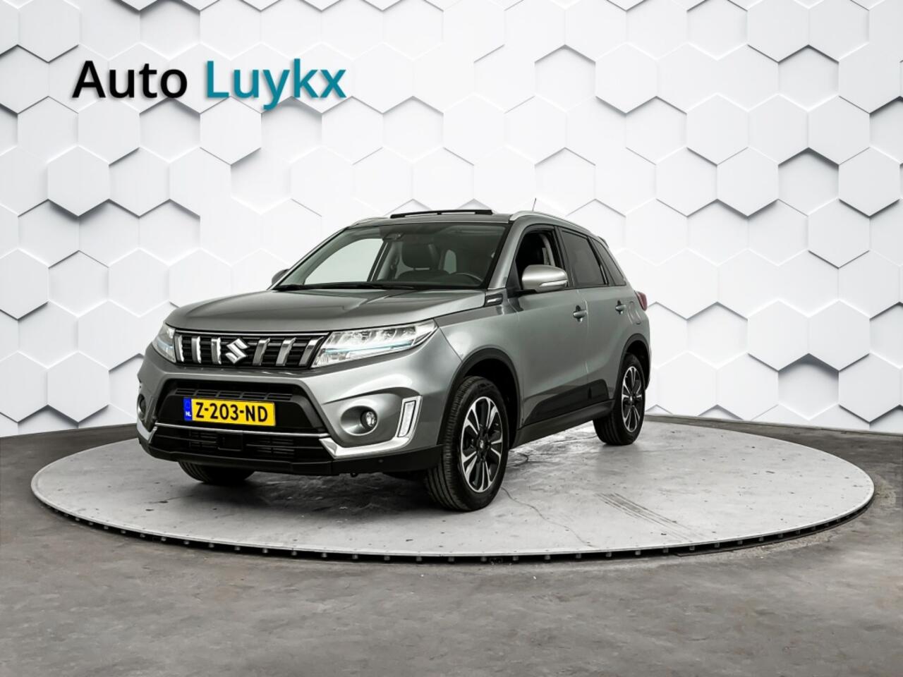 Suzuki VITARA 1.4 Boosterjet Style Smart Hybrid | Panoramadak | Trekhaak | Adaptieve Cruise Control
