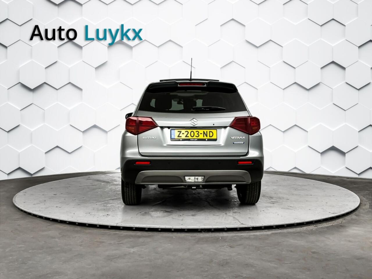 Suzuki VITARA 1.4 Boosterjet Style Smart Hybrid | Panoramadak | Trekhaak | Adaptieve Cruise Control