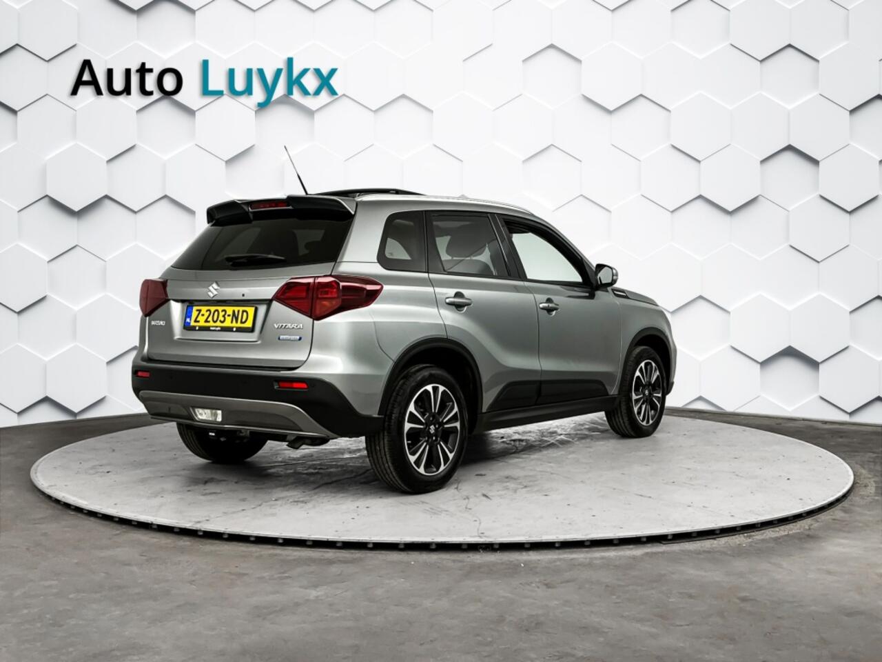 Suzuki VITARA 1.4 Boosterjet Style Smart Hybrid | Panoramadak | Trekhaak | Adaptieve Cruise Control