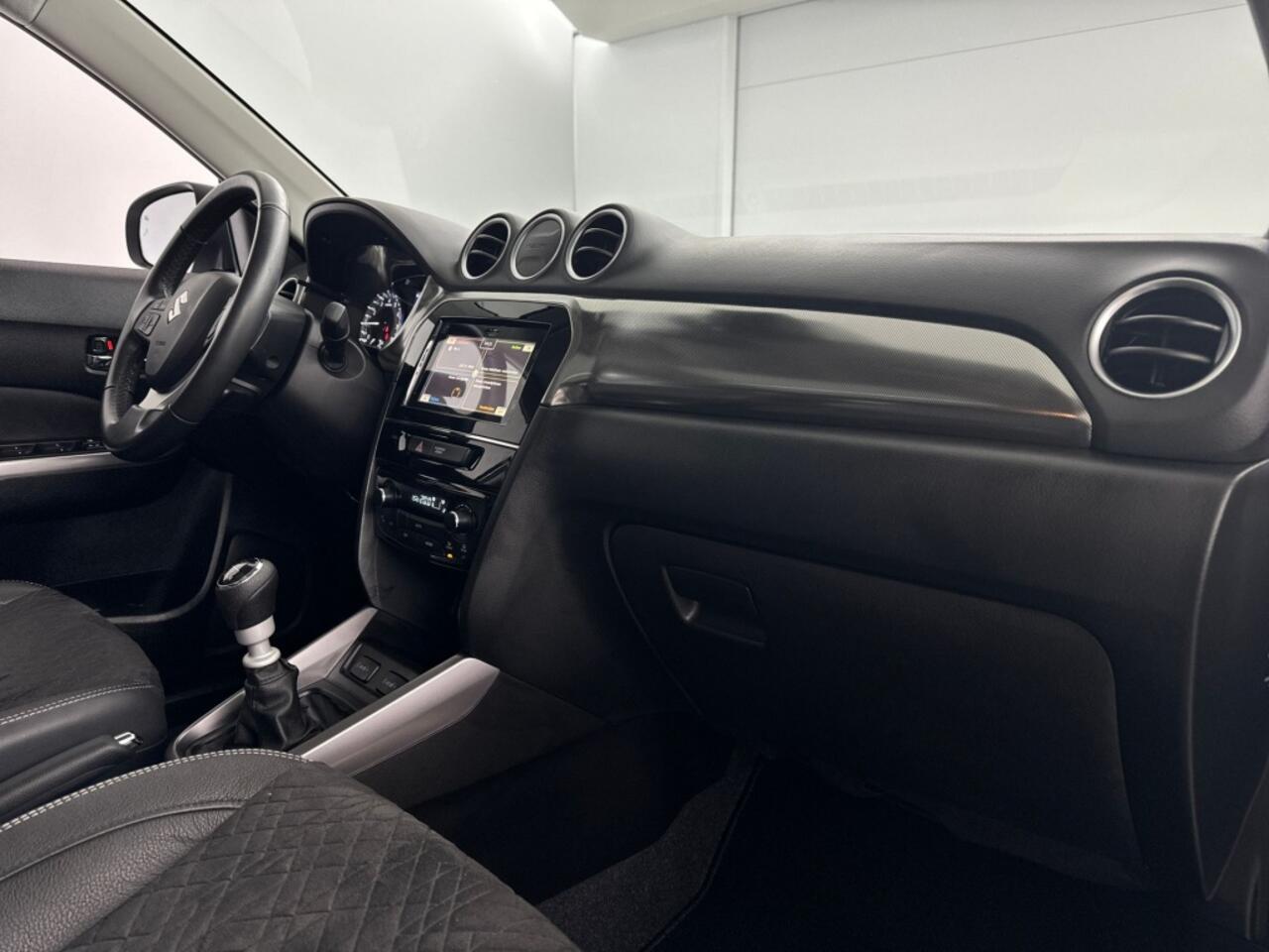 Suzuki VITARA 1.4 Boosterjet Style Smart Hybrid | Panoramadak | Lederen Bekleding | Adaptieve Cruise Control