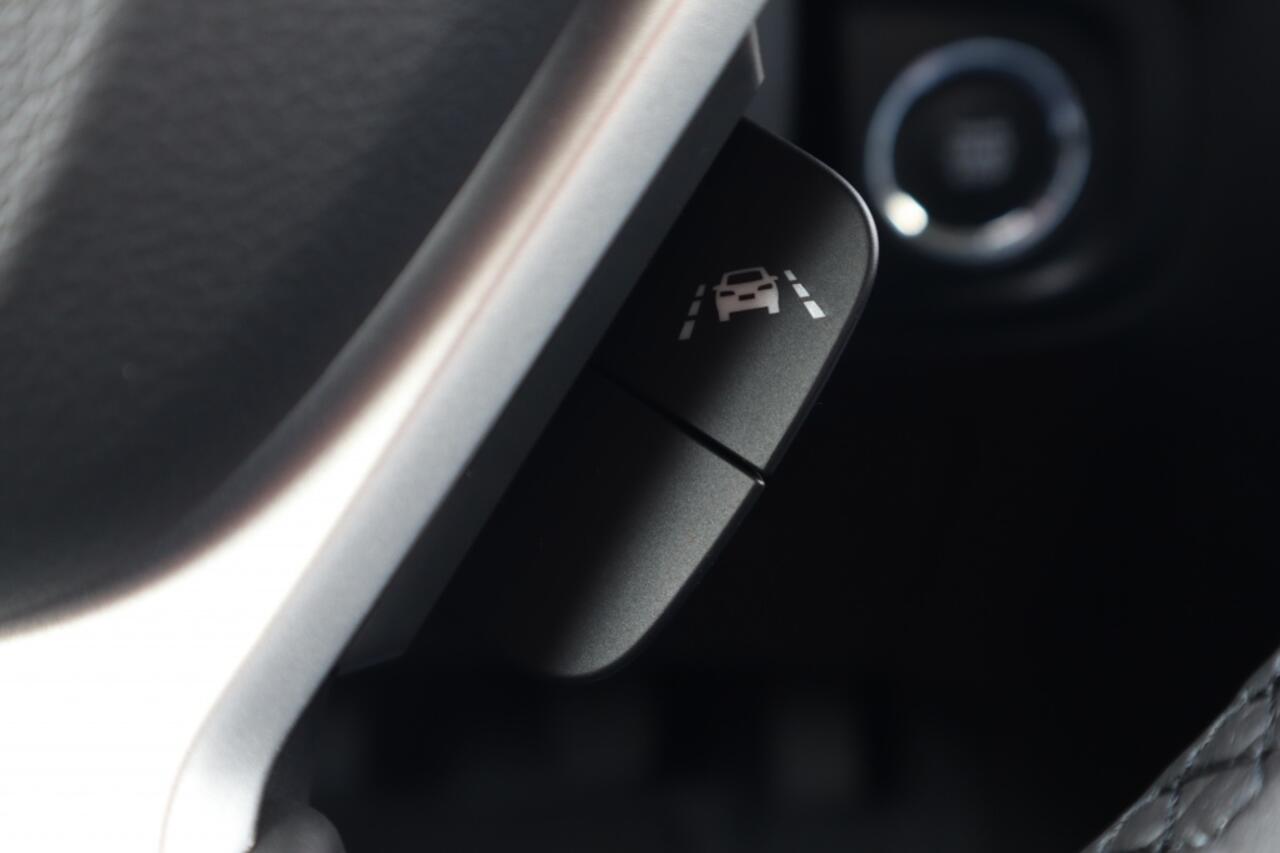 Suzuki VITARA 1.4 BoosterJet Style Hybrid Treeplanken/AdaptiveCruise/Apple/And