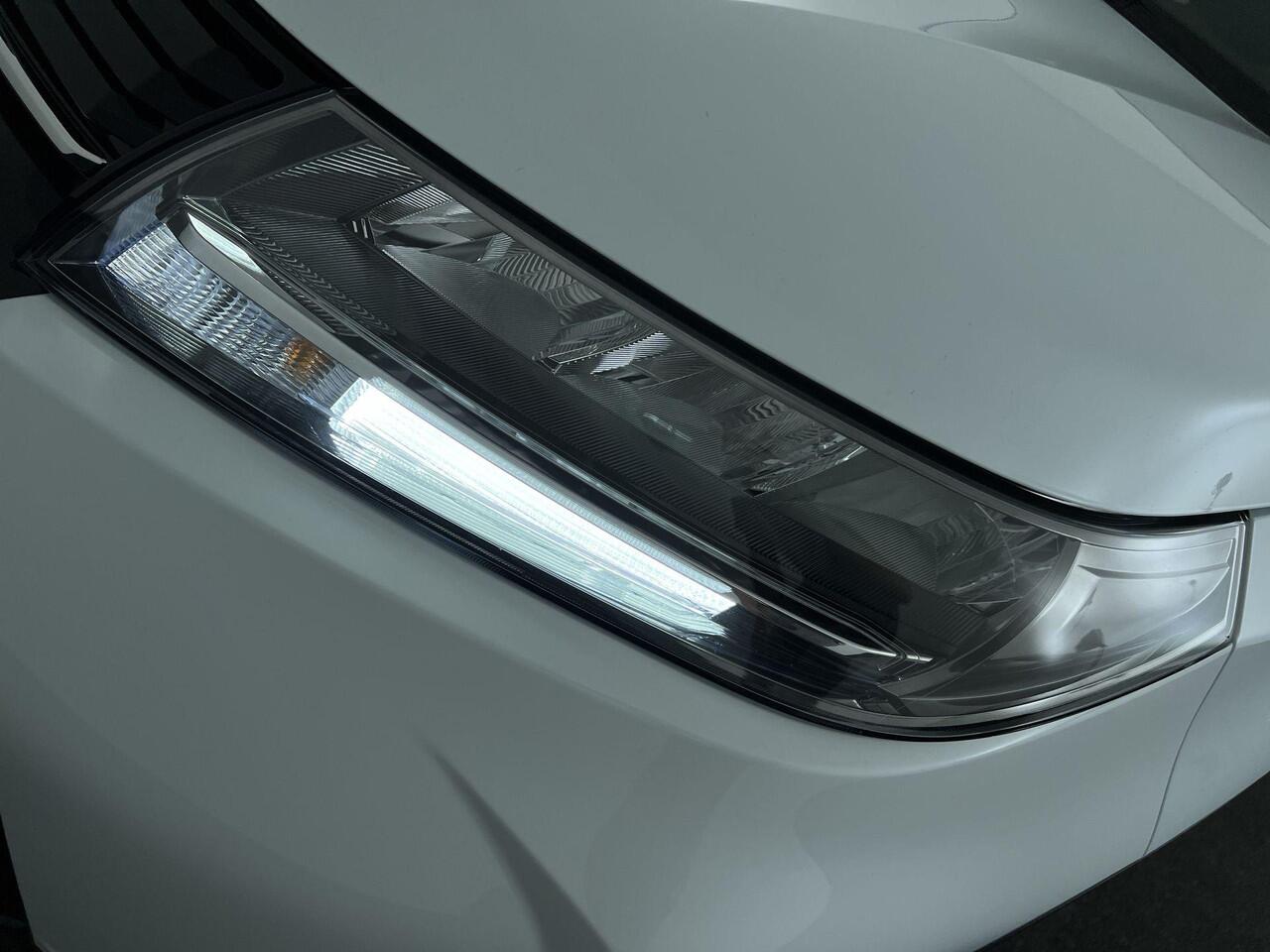 Suzuki VITARA 1.5 Hybrid Style | Rijklaar | Parkeersensoren | Dodehoeksensor | Navi