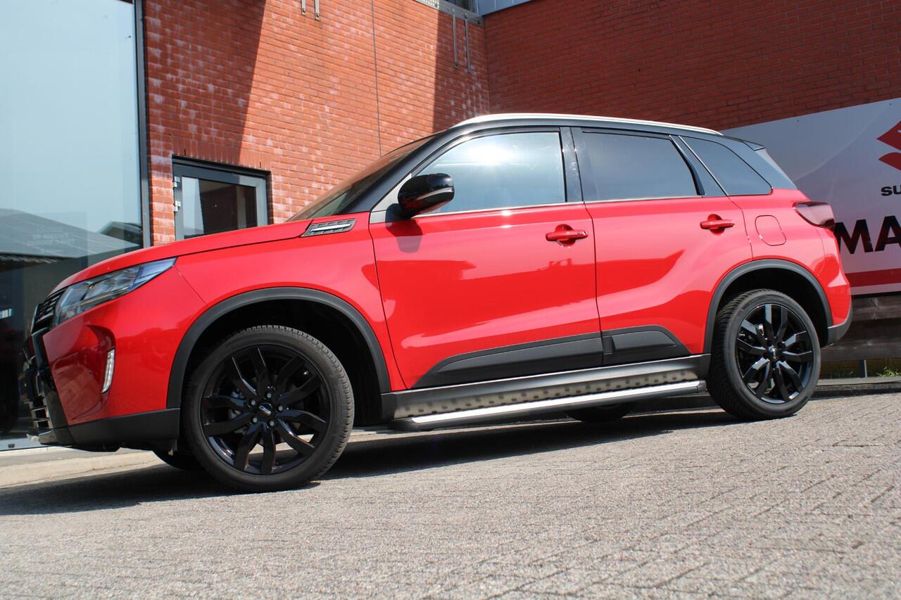 Suzuki VITARA 1.5 Hybrid Style 115PK Automaat Panodak, Navigatie, 18 inch velgen all season, Treeplanken, Parkeersensoren V en A, Stoelverwarming, Achteruitrijcamera