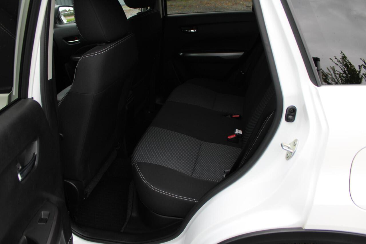 Suzuki VITARA 1.4 Boosterjet Select Smart Hybrid All-Seasonbanden, Nieuwste model met draadloos Applecarplay/Androidauto!