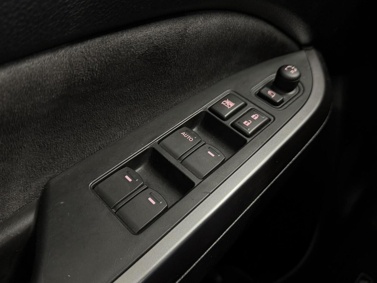 Suzuki VITARA 1.5 Hybrid Style | Automaat | Camera | Clima | Stoelverwarming voor | Pano | LM velgen | ( Vestiging - Nieuwegein )