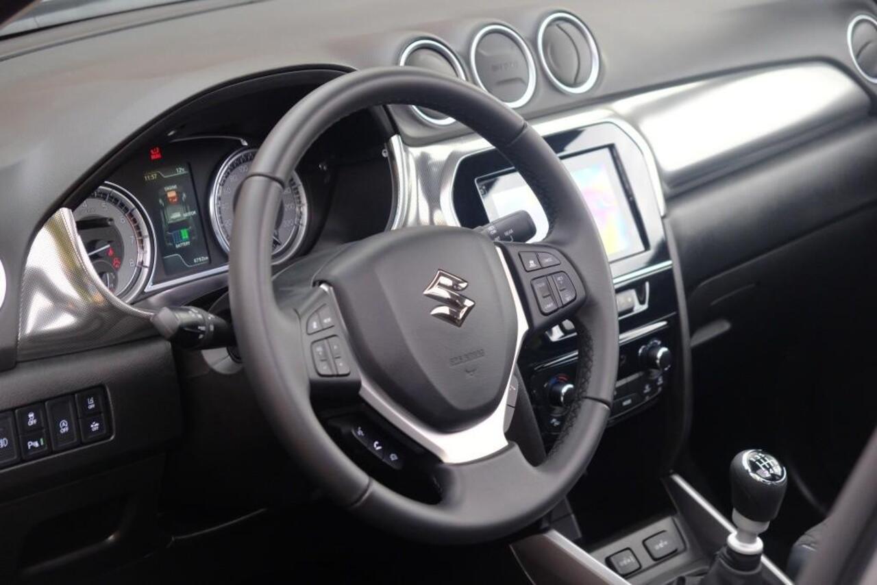 Suzuki VITARA 1.4 Boosterjet 130pk Style Smart Hybrid | Navi | App Connect | Climate | Adaptive Cruise | Panoramadak | Camera | Keyless | Blind Spot