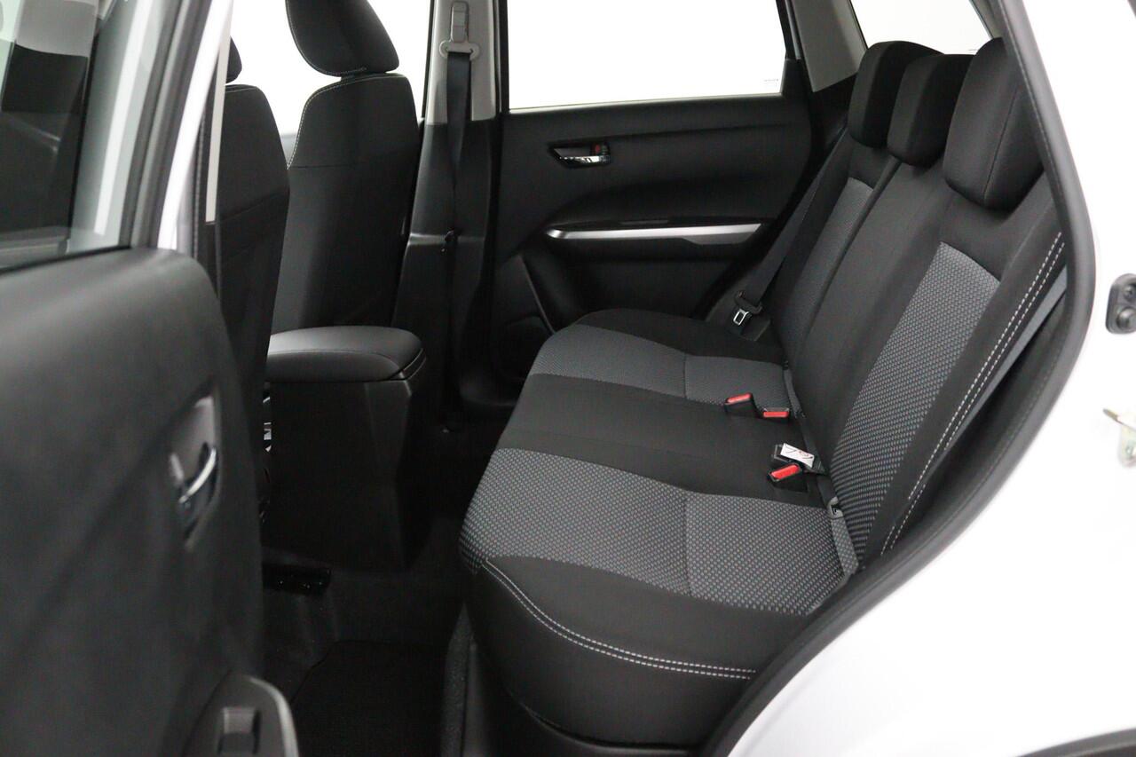 Suzuki VITARA 1.4 Boosterjet Select Smart Hybrid | Nieuwe Auto | Direct Leverbaar | Stoelverwarming | Navigatie | Keyless Entry | Parelmoer Wit |