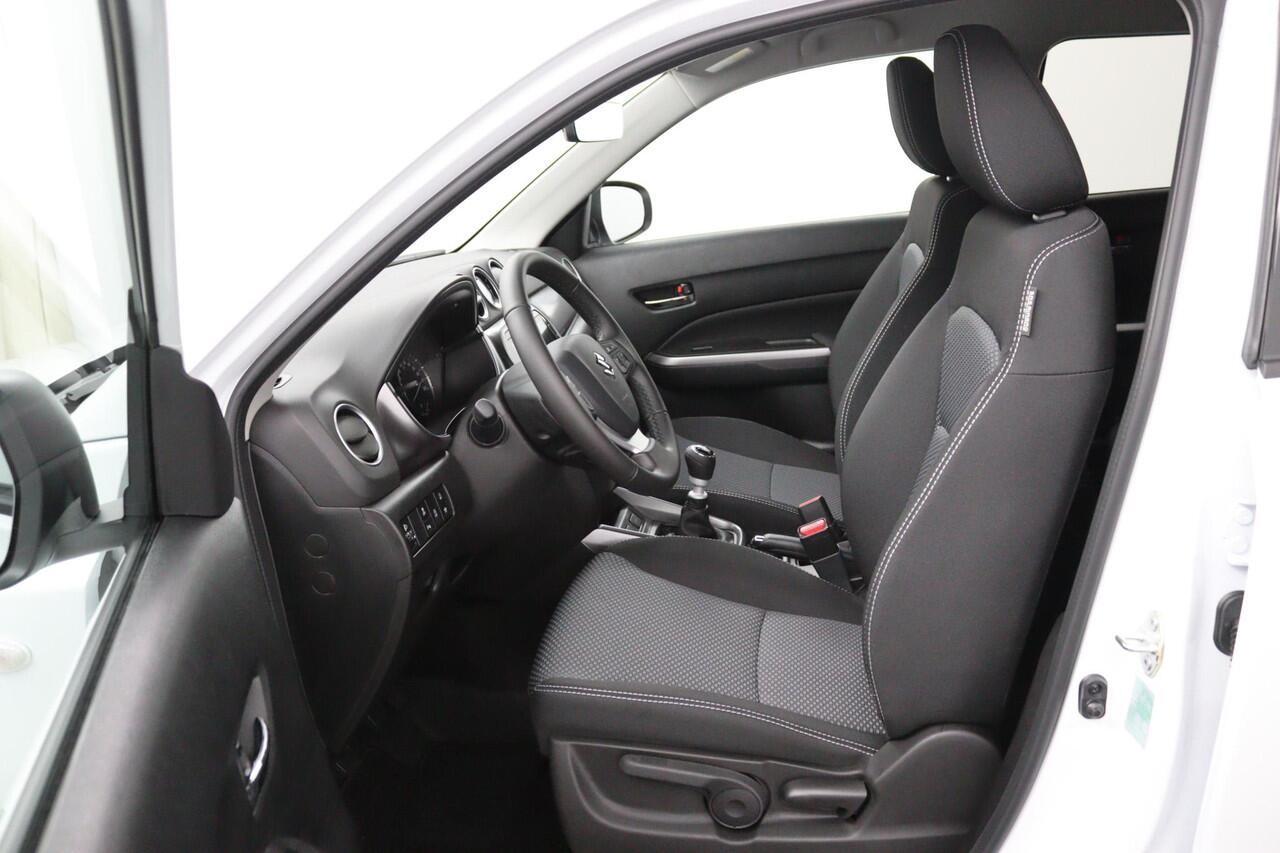 Suzuki VITARA 1.4 Boosterjet Select Smart Hybrid | Nieuwe Auto | Direct Leverbaar | Stoelverwarming | Navigatie | Keyless Entry | Parelmoer Wit |