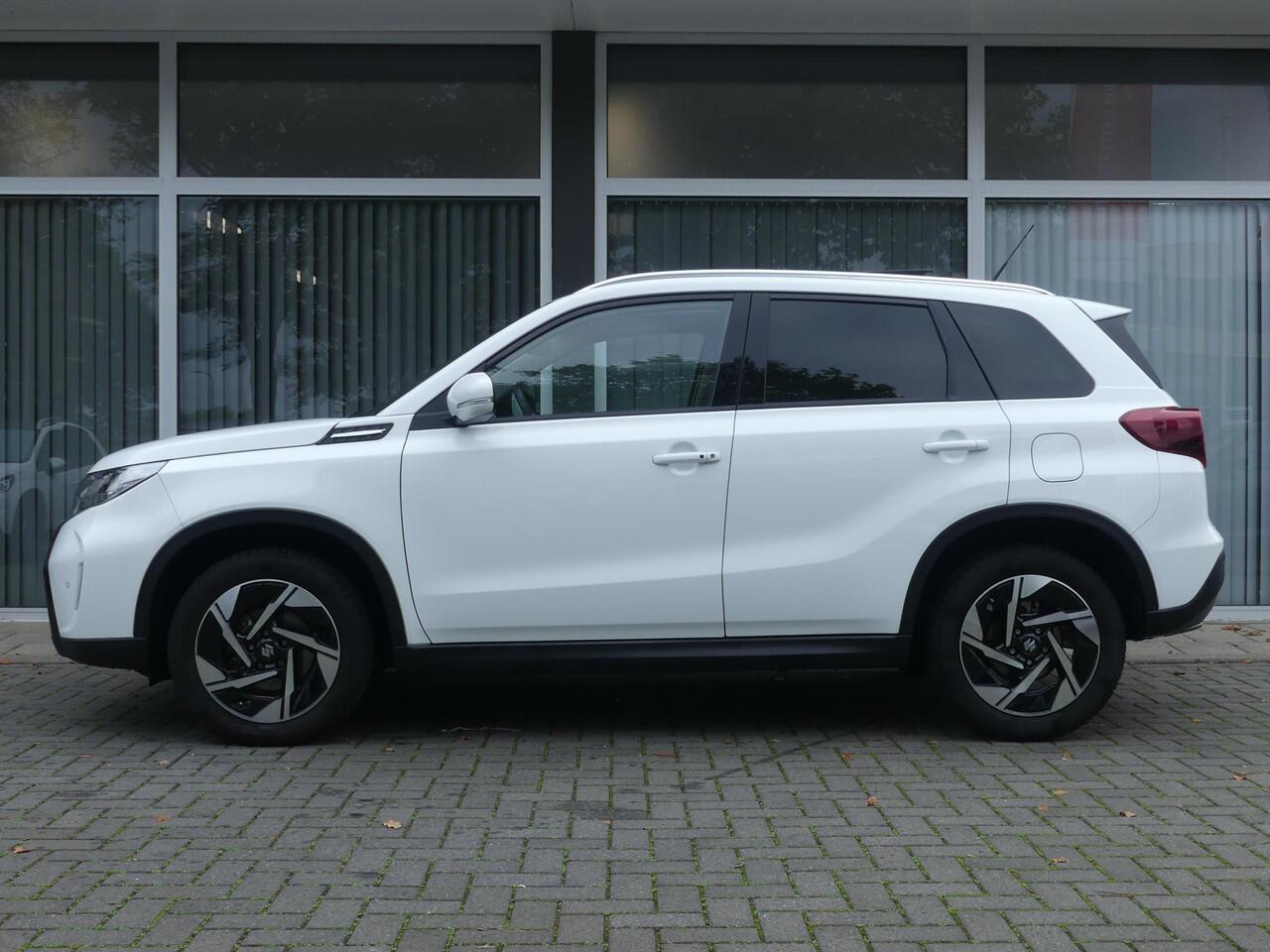Suzuki VITARA 1.5 Hybrid Style AUTOMAAT PANO-DAK ALL SEASON Camera, Cruise Contr., Navi, Apple Carpl/Andr Auto, Panorama dak, Sensoren Voor/Achter, All Season Bnd.