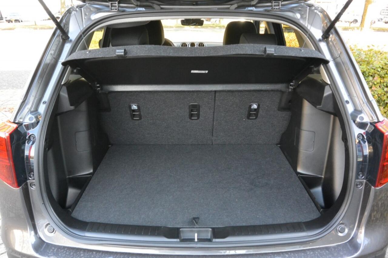 Suzuki VITARA 1.4 Select Smart Hybrid - 1500 kg Trekkracht