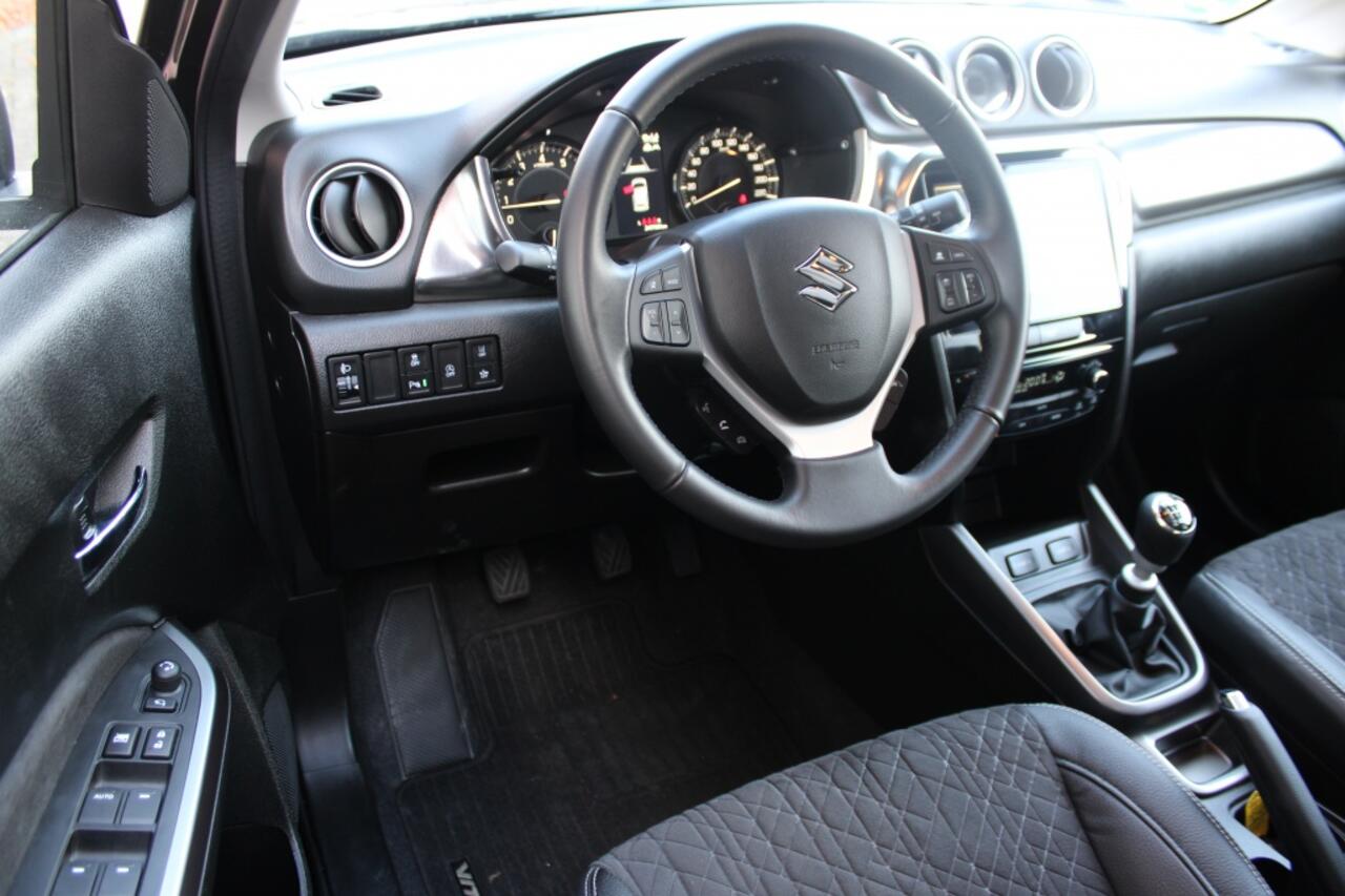 Suzuki VITARA 1.4 Boosterjet Style Smart Hybrid | Pano