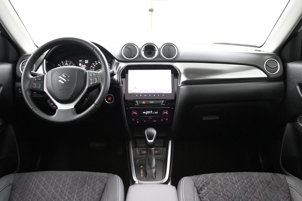 Suzuki VITARA 1.5 Hybrid Style Automaat | Schuif- Kanteldak | Automaat | Navigatie | Keyless Entry | Dodehoek Detectie | Alcantara Bekleding |