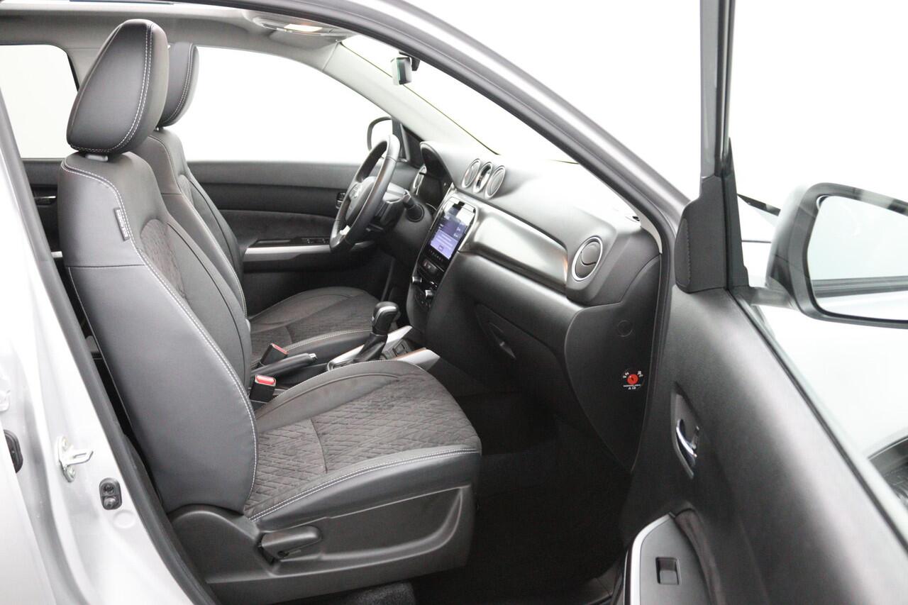 Suzuki VITARA 1.5 Hybrid Style Automaat | Schuif- Kanteldak | Automaat | Navigatie | Keyless Entry | Dodehoek Detectie | Alcantara Bekleding |