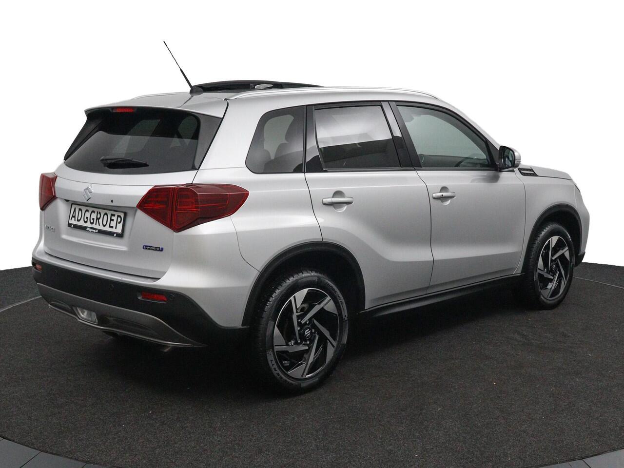 Suzuki VITARA 1.5 Hybrid Style Automaat | Schuif- Kanteldak | Automaat | Navigatie | Keyless Entry | Dodehoek Detectie | Alcantara Bekleding |