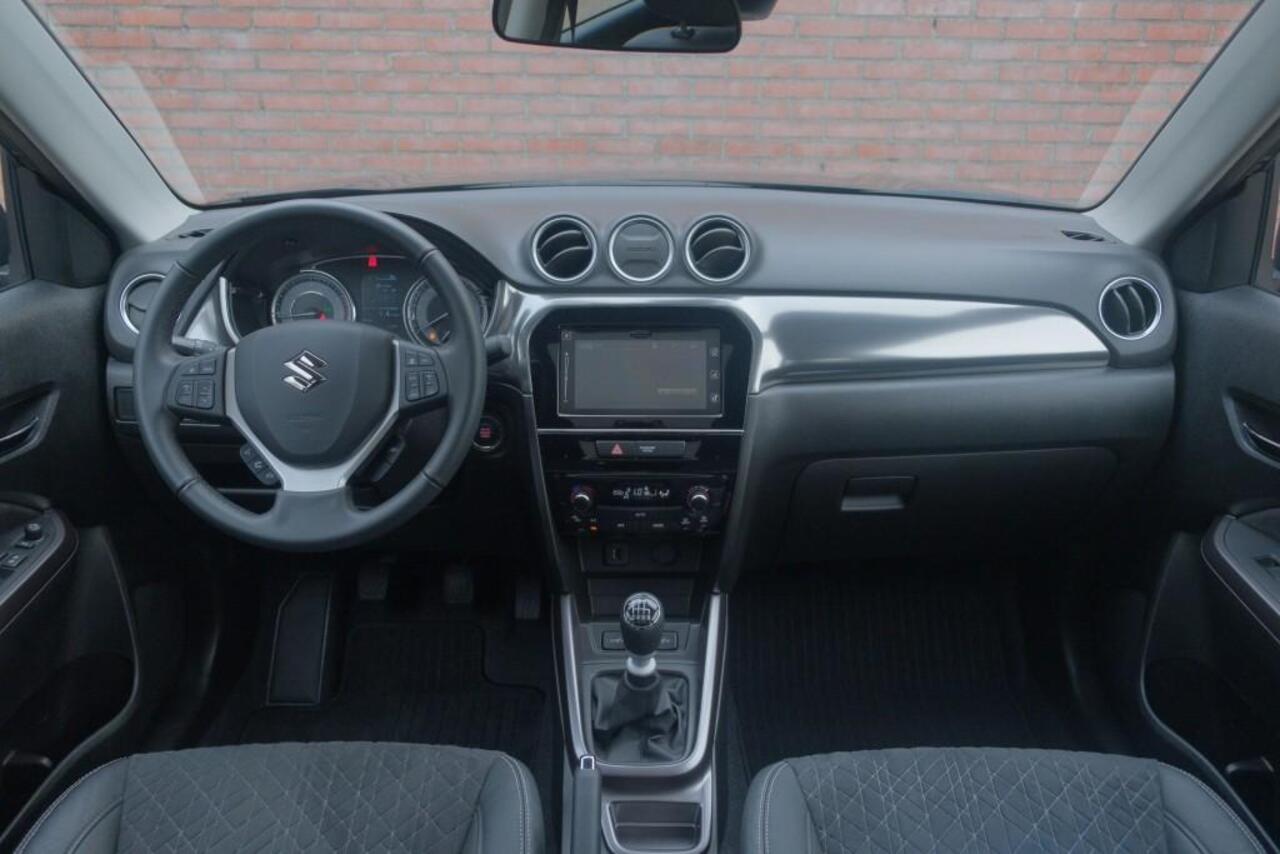 Suzuki VITARA 1.4 Boosterjet 130pk Style Smart Hybrid | Navi | App Connect | Climate | Adaptive Cruise | Panoramadak | Camera | Keyless | Blind Spot