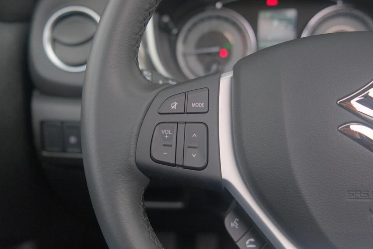 Suzuki VITARA 1.4 Boosterjet 130pk Style Smart Hybrid | Navi | App Connect | Climate | Adaptive Cruise | Panoramadak | Camera | Keyless | Blind Spot