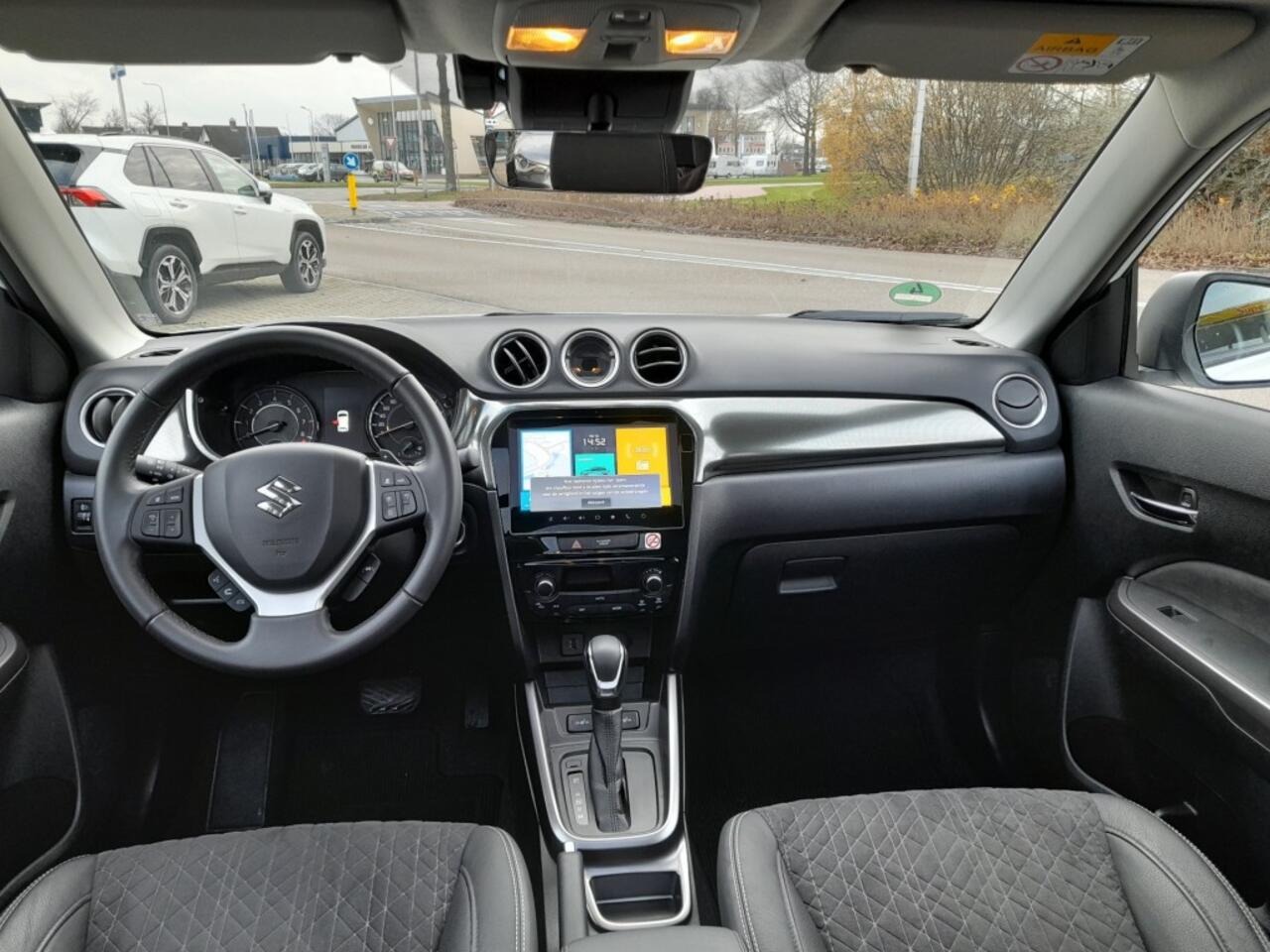 Suzuki VITARA 1.5 HYBRID STYLE AUTOMAAT PANO DAK CAMERA NAVI ADD. CRUISE