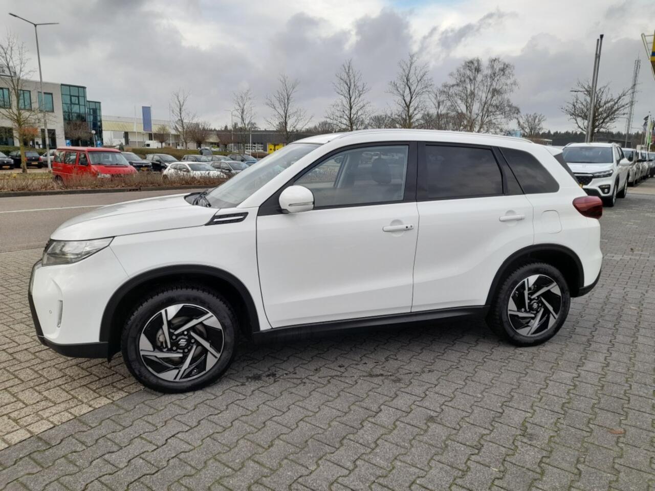 Suzuki VITARA 1.5 HYBRID STYLE AUTOMAAT PANO DAK CAMERA NAVI ADD. CRUISE