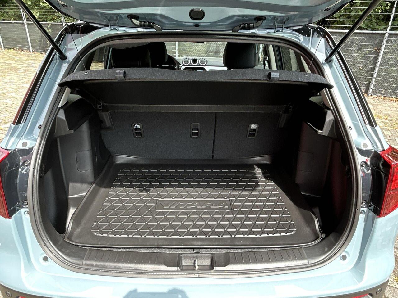 Suzuki VITARA 1.4 Boosterjet Style Smart Hybrid RIJKLAAR | DEMO | All-Seasonbanden