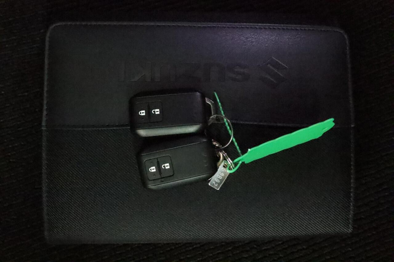 Suzuki VITARA 1.5 Hybrid Select | Automaat | Navigatie | Cruise control adaptive | Climate control | Key Less | Apple carplay, Android auto | Camera | Stoelverwarming |