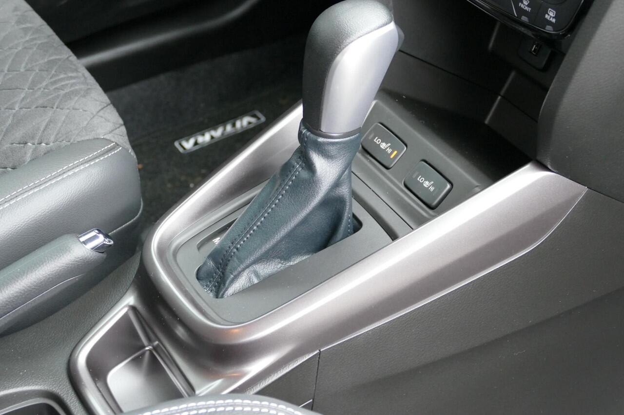 Suzuki VITARA 1.4 Boosterjet Smart Hybrid Style | Camera | Stoelverwarming | Apple carplay | Automaat | Rijklaarprijs |