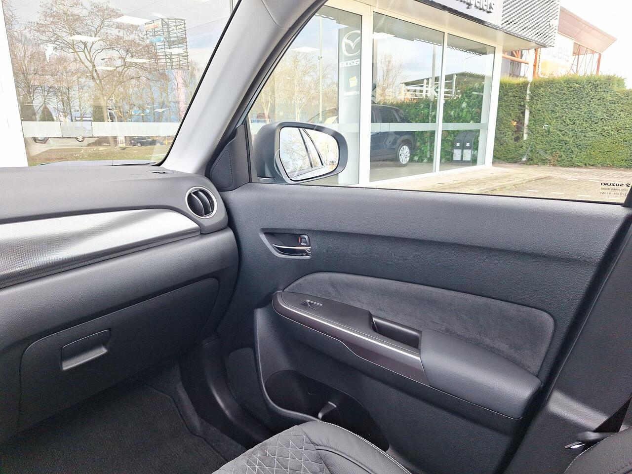 Suzuki VITARA 1.4 Boosterjet Smart Hybrid Style | Rijklaar | Automaat | Panorama dak | Apple Carplay | Stoelverwarming | Keyless entry