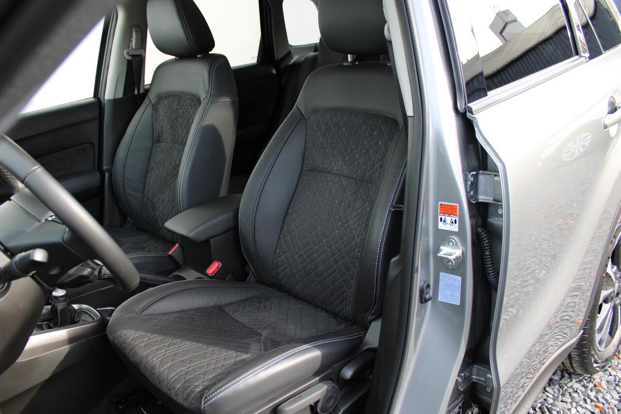 Suzuki VITARA 1.4 Boosterjet Style Smart Hybrid ,Panoramadak, Navi, Applecarplay/Androidauto, STIJL uitvoering!