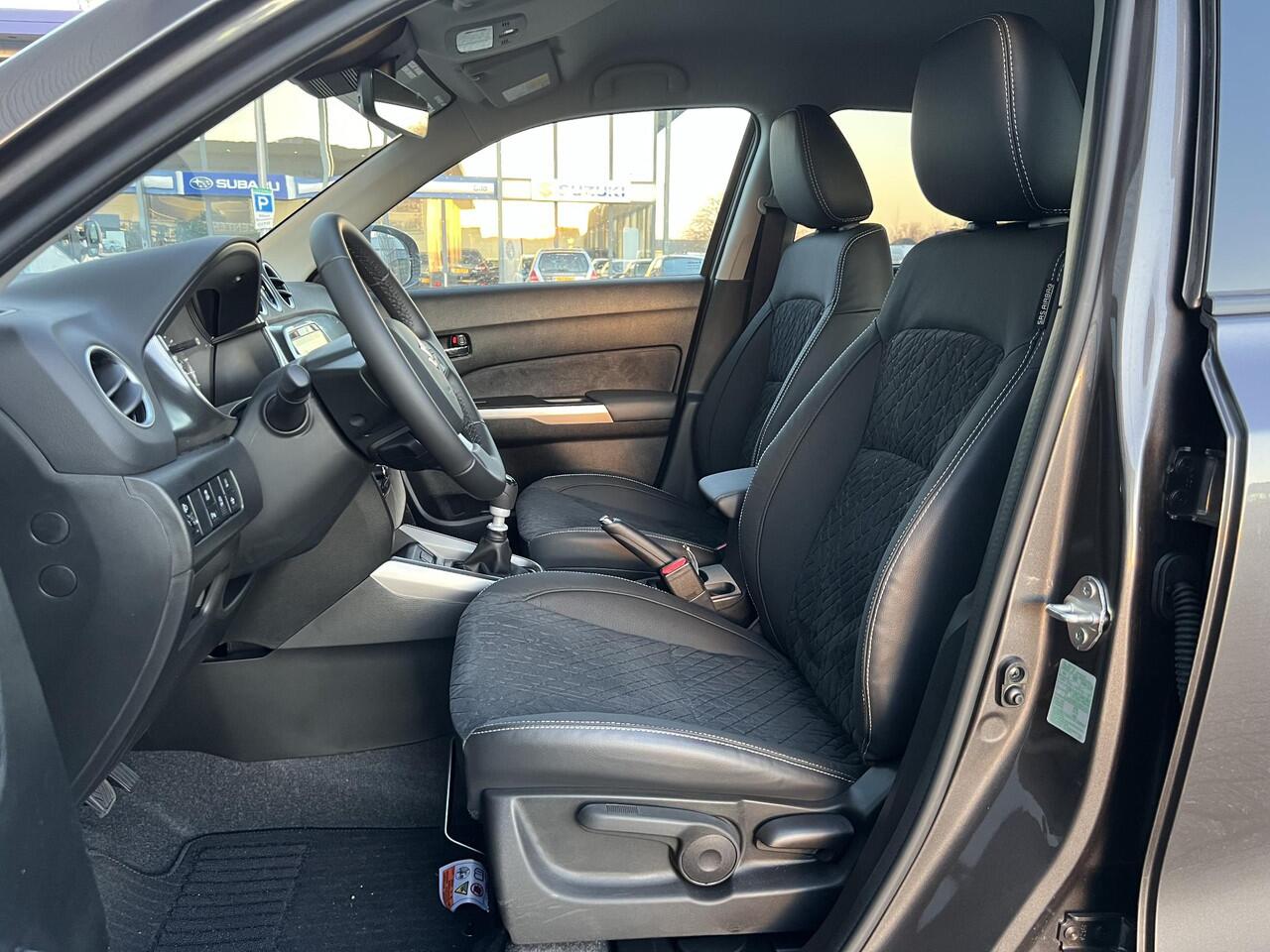 Suzuki VITARA 1.4 Boosterjet Style Smart Hybrid | Direct uit voorraad leverbaar | Climate Control | 17"LM | Lederen Interieur