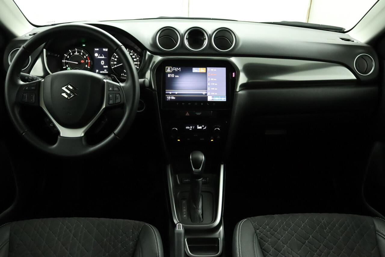 Suzuki VITARA 1.5 Hybrid Style | Climate control | Cruise control | Navigatie | Apple carplay, Android auto | Stoelverwarming | Panoramadak | Lichtmetalen velgen |