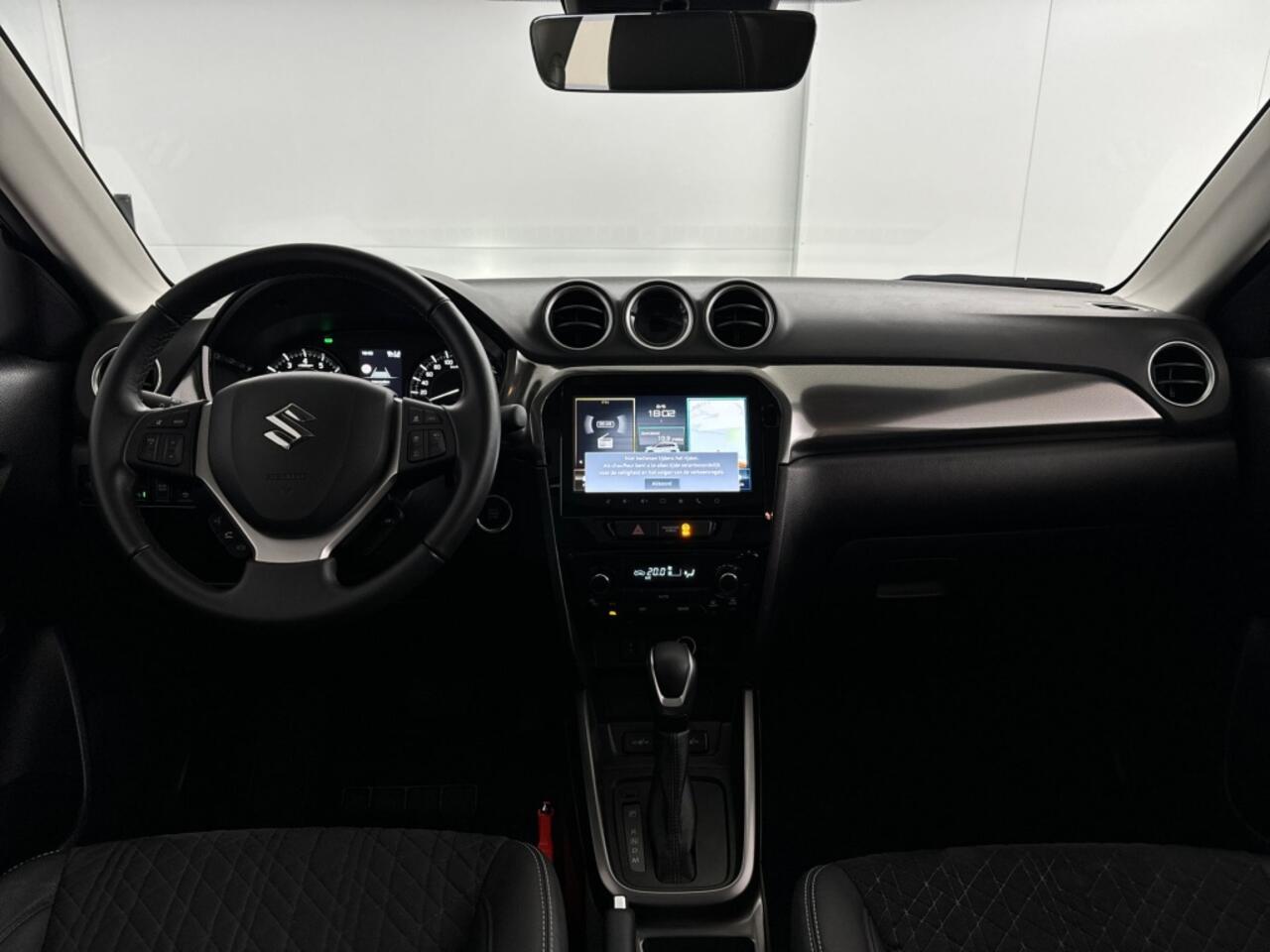 Suzuki VITARA 1.5 Hybrid Style Automaat | Panoramadak | Adaptieve Cruise Control | Leder/Alcantara