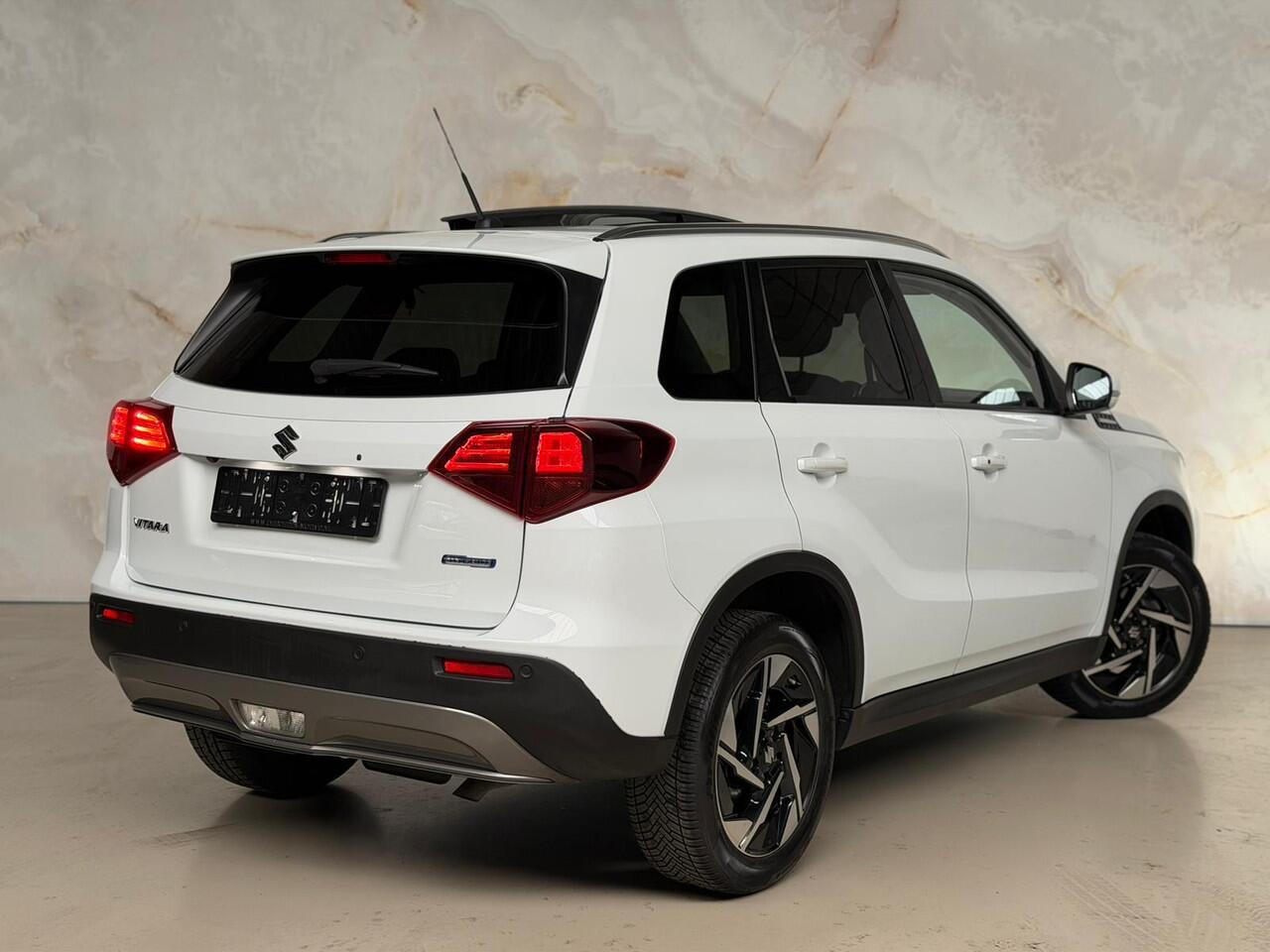 Suzuki VITARA 1.5 Hybrid Automaat / Pano / Camera /