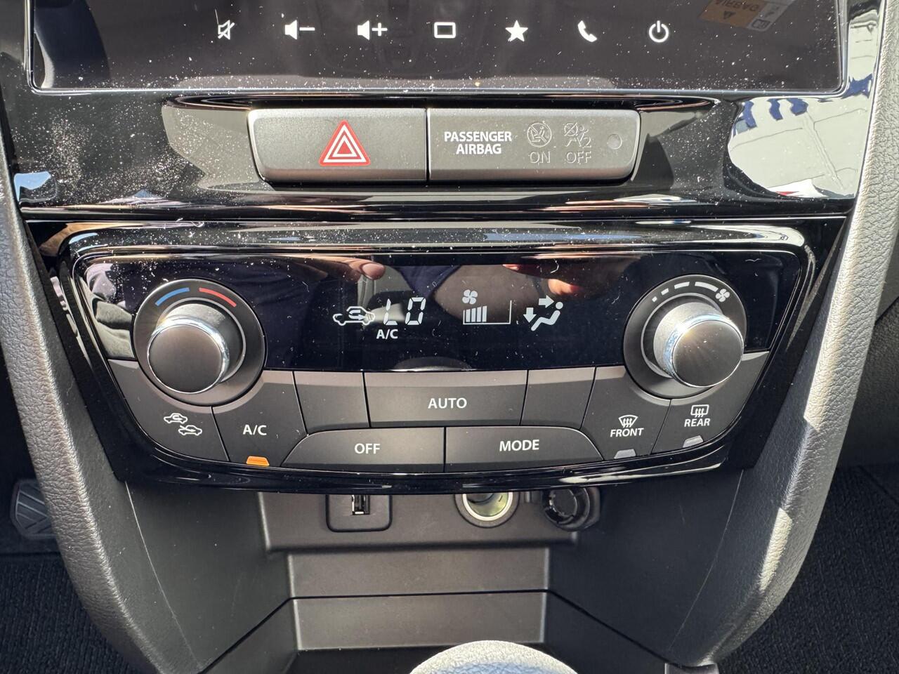 Suzuki VITARA 1.4 Boosterjet Style Hybrid Automaat Betreft een Demo. Direct leverbaar
