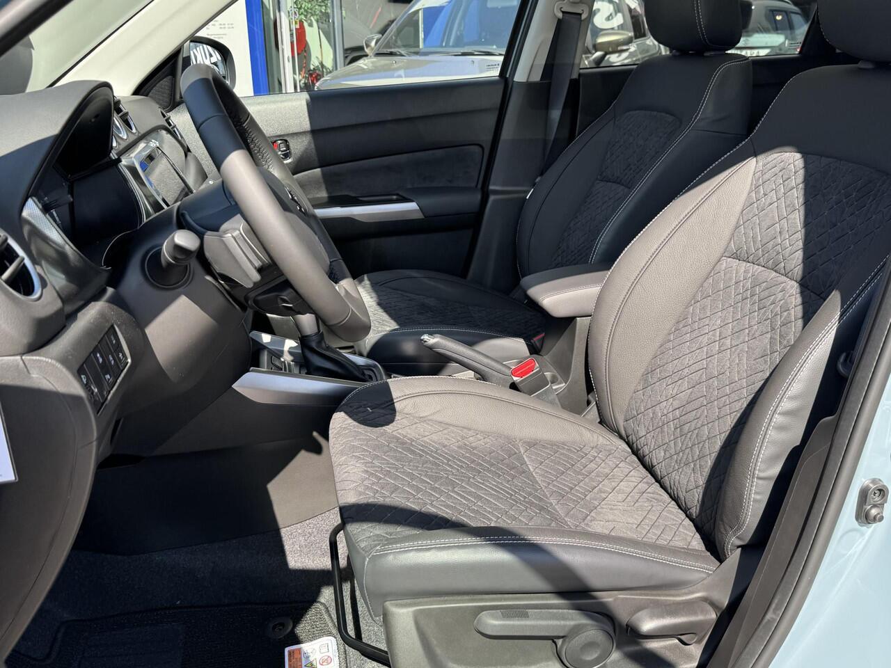 Suzuki VITARA 1.4 Boosterjet Style Hybrid Automaat Betreft een Demo. Direct leverbaar