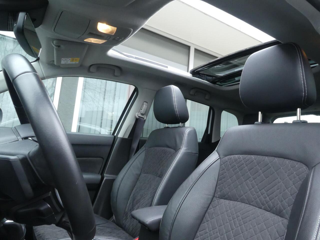 Suzuki VITARA 1.5 Hybrid Style Automaat Panorama dak, Pearl White, Carplay, Android Auto, Navi, Camera, adaptive Cruise