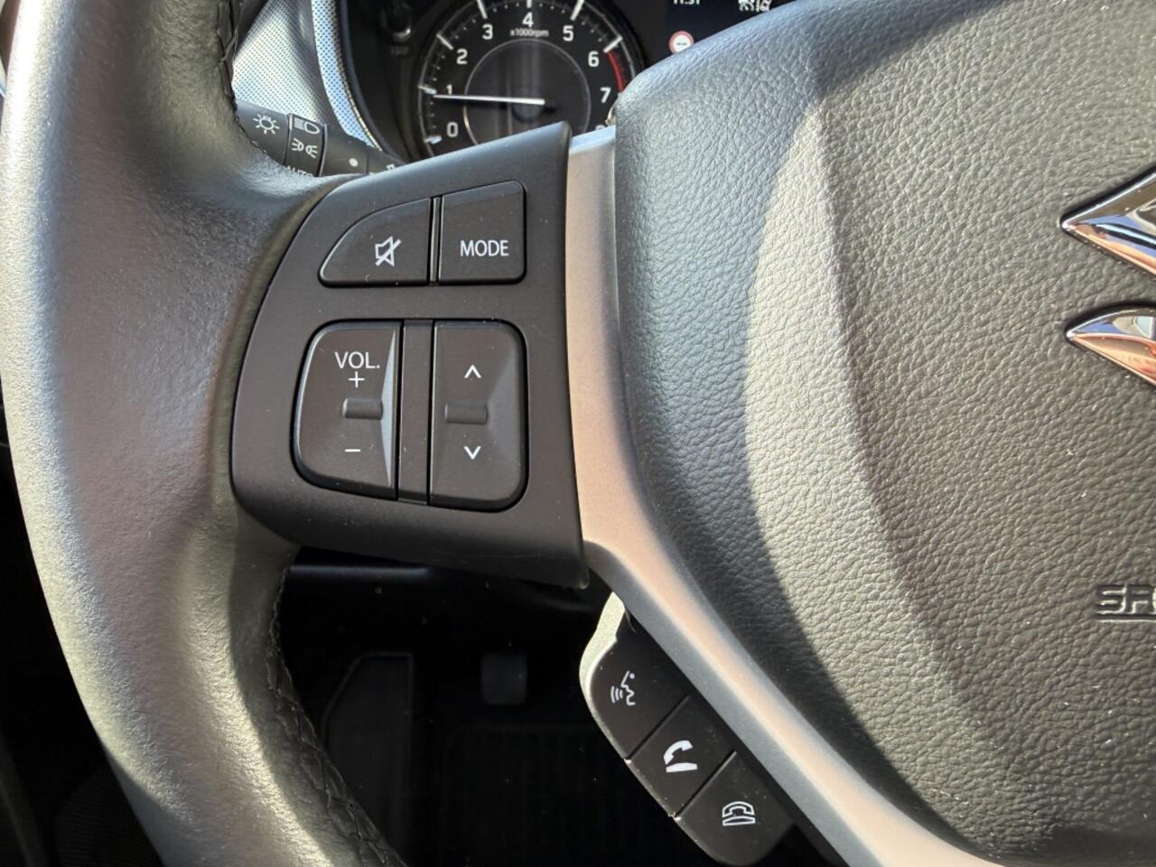 Suzuki VITARA 1.4 B.jet Style Smart Hybrid | Panoramadak | All Seasons