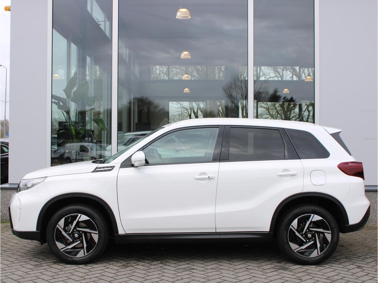 Suzuki VITARA 1.5 Hybrid Style Automaat Elektrisch Panoramadak, All-Seasons, Leder/Microvezel Bekleding, Cruise en Climate Control
