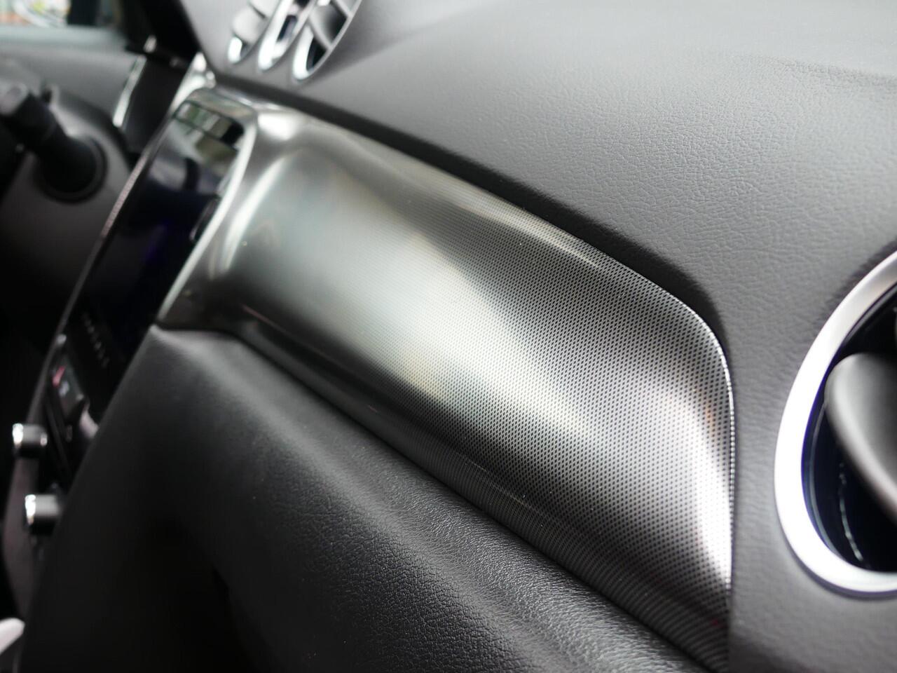 Suzuki VITARA 1.4 Boosterjet Style Smart Hybrid PANORAMADAK, 6 jaar fabrieksgarantie! Nieuw uit voorraad leverbaar!